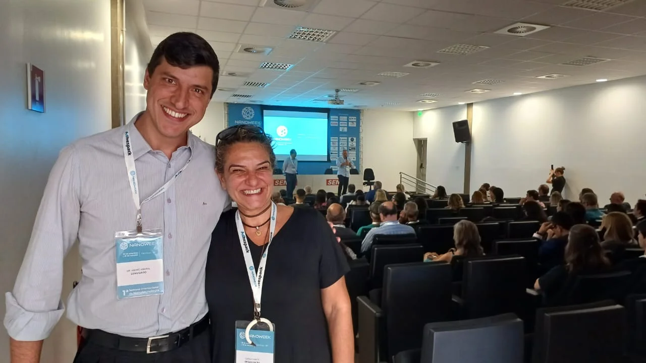 Vereador André Amaral e Carla Abrahão Carità - Nanoweek 2023 - inovação
