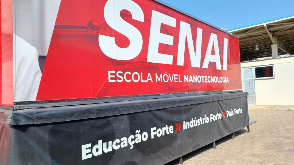 Escola Móvel de Nanotecnologia - Senai - Nanoweek