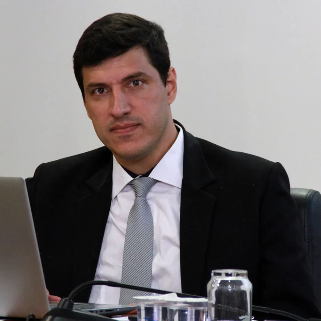 André Leal Amaral - André Amaral solicita retorno da Feira Arte na Praça e reforça a importância da educação em Valinhos