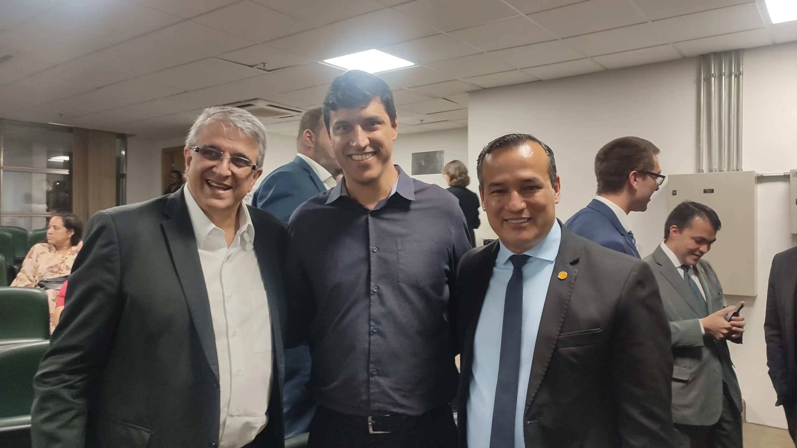 Reinaldo Alguz, André Amaral e Rogério Santos em simpósio na ALESP sobre Promoção e Valorização da Vida