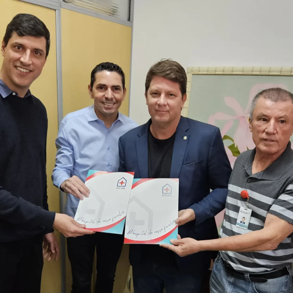 Vereador André Amaral Impulsiona Parcerias para o Centro de Hemodinâmica na Santa Casa de Valinhos 6 Vereador André Amaral Impulsiona Parcerias para o Centro de Hemodinâmica na Santa Casa de Valinhos Franklin Duarte de Lima, Mário Frias e Mário Antônio Masteguin