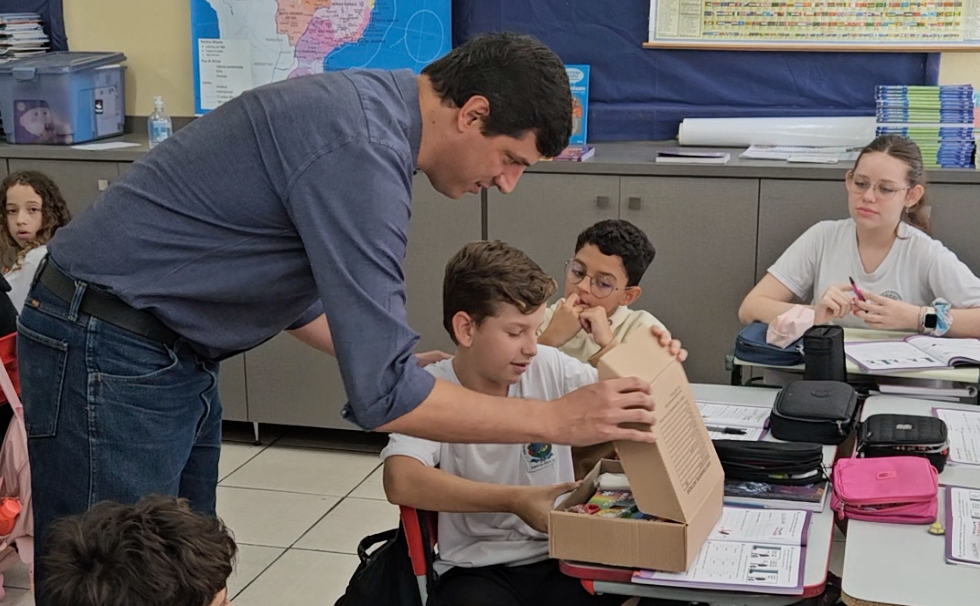 R$ 500 mil em economia: 7 fatos sobre a entrega de kits escolares em Valinhos