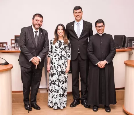 André Amaral, pe Maurício Inácio, Isabella Mantovani e Dr. Paulo Cremoneze. Seminário Defesa da vida