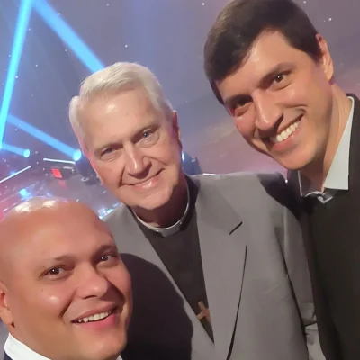 Douglas Medeiros, Padre Eduardo Dougherty e Vereador André Amaral, de Valinhos - Divino Natal - Divino Natal, de 2022, recebe moção de aplausos do Vereador André Amaral