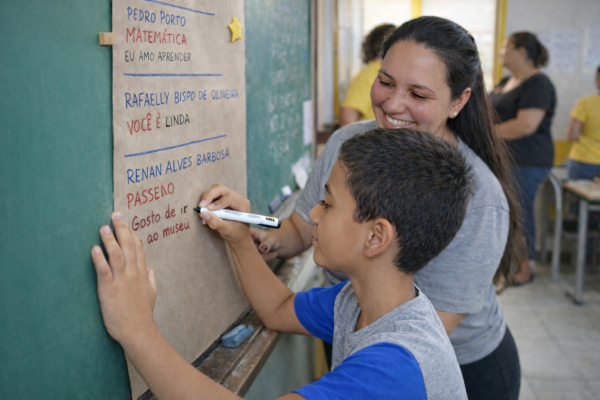 82% dos alunos são leitores em Valinhos: avaliação de fluência leitora de 2025 mostra salto significativo