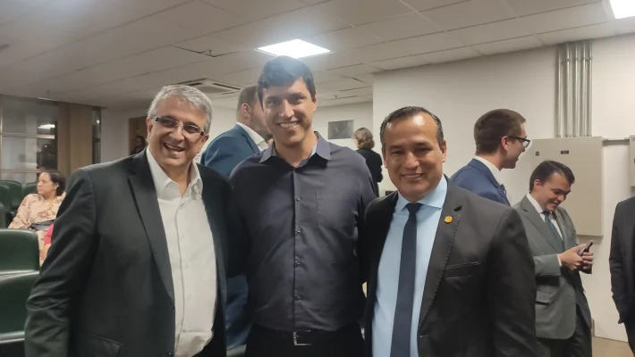 Reinaldo Alguz, André Amaral e Rogério Santos em simpósio na ALESP sobre Promoção e Valorização da Vida