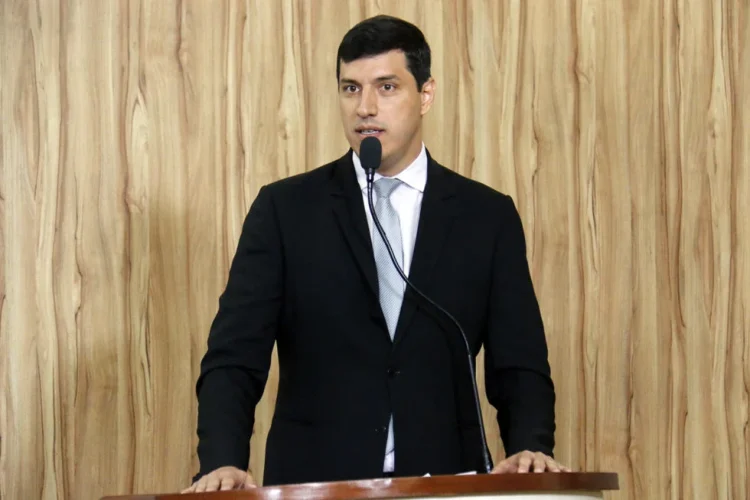 André Amaral - tribuna - assistolia fetal - frente parlamentar em defesa da vida e da família - são bento - Vereador André Amaral lidera moção pedindo regulamentação da “Lei do Silêncio” em Valinhos